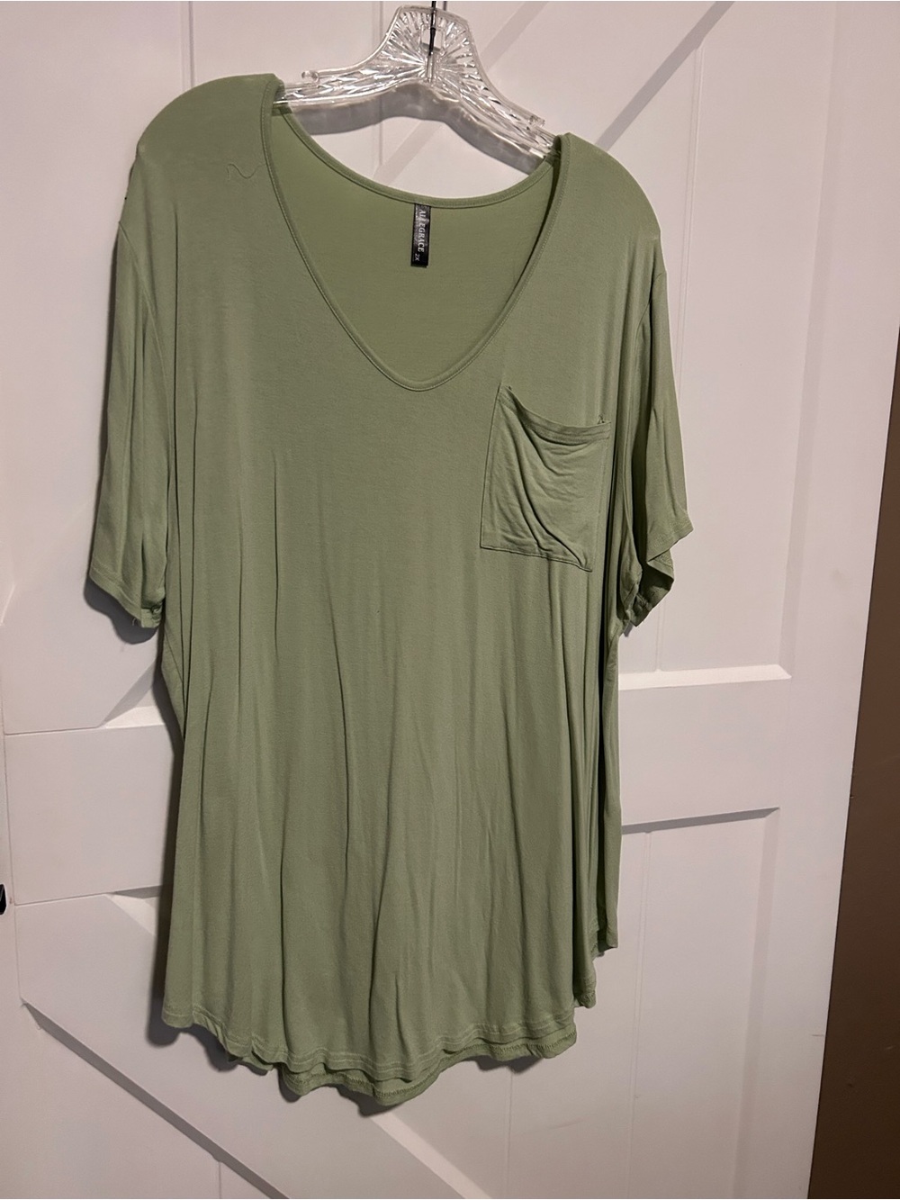 Relaxed V-Neck Pocket Tee in Sage Green